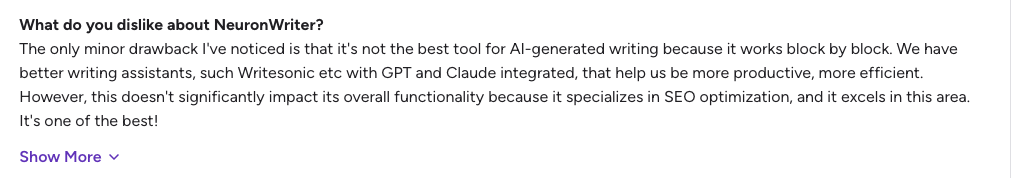 A review notes NeuronWriter's drawback of block-by-block writing but praises its SEO optimization and overall efficiency, calling it one of the best tools.
